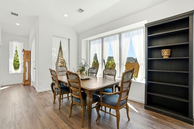 Building Photo - 1409 Northwood Blf Ln