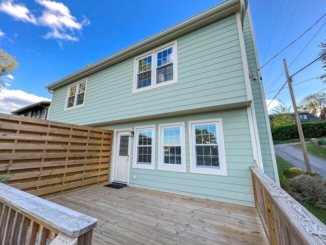 Building Photo - 1716 Linden Ave