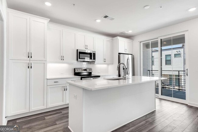 Building Photo - 501 Burton Dr
