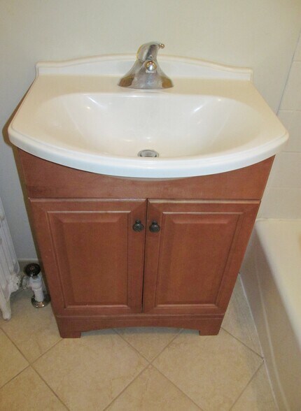 Building Photo - 146 E Cliff St