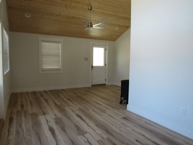 Building Photo - $1,800 - 2 Bed/2Bath Newly Renovated Unfurnished House Overlooking Downtown Sylva