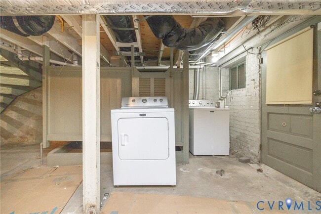 Building Photo - 2302 Maplewood Ave