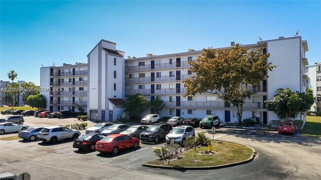 Building Photo - 8740 N Sherman Cir