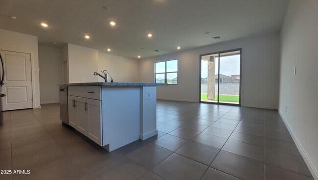 Building Photo - 15998 W Smoketree Dr