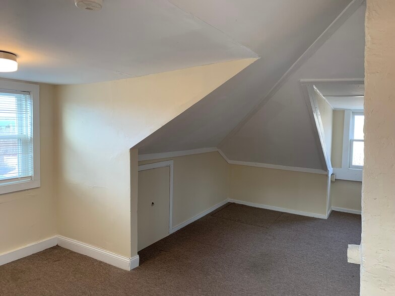 Building Photo - 5 Cordage St