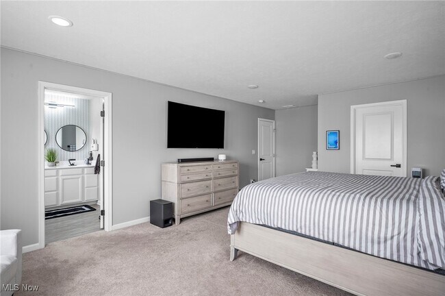 Building Photo - 9256 Preserve Way