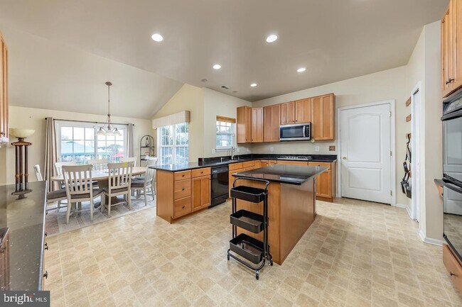 Building Photo - 10 Morning Glory Cir