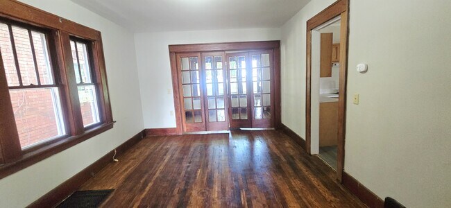 Building Photo - 3110 Peach St