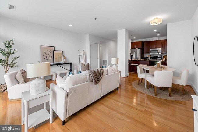 Building Photo - 2772 Lighthouse Point E
