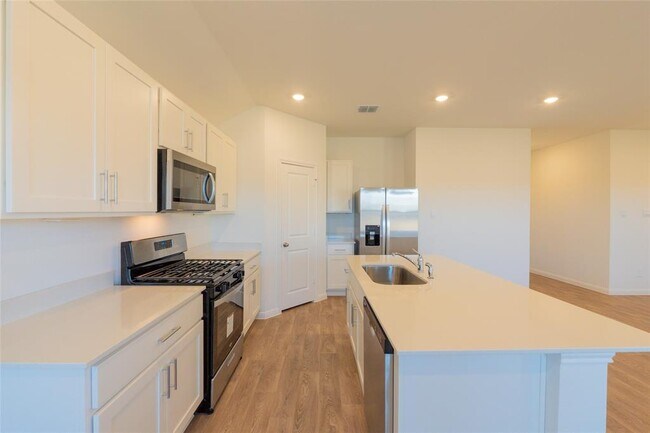 Building Photo - 223 Las Lomas Dr