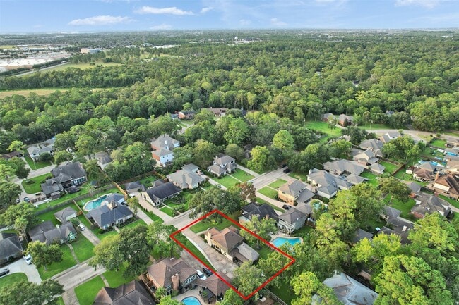 Building Photo - 702 Olde Oaks Dr