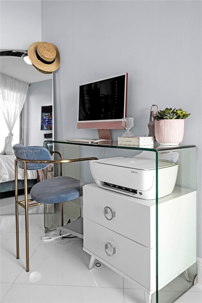 Building Photo - 900 Biscayne Blvd