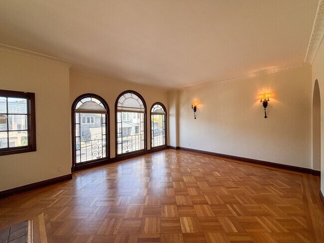 Building Photo - 1427-1429-1429 Taraval St