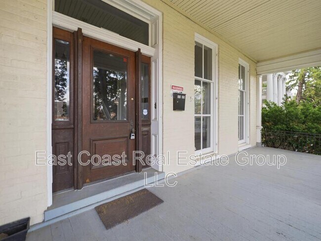 Building Photo - 323 N Potomac St