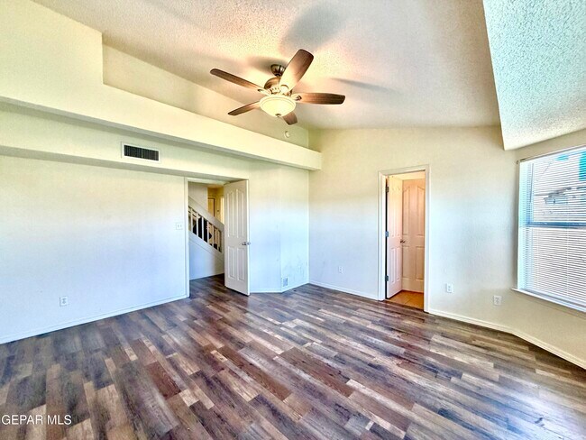 Building Photo - 436 Oakhurst Ln