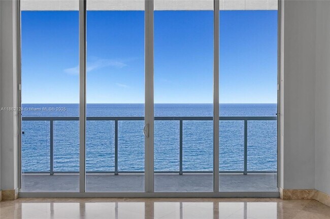 Building Photo - 704 N Ocean Blvd