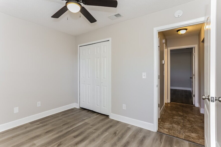 Building Photo - 2633 Grafton Dr