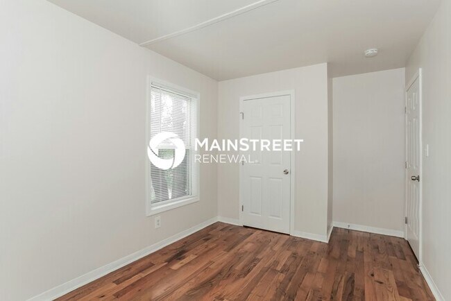Building Photo - 3 Bedroom Pet-Friendly Home in Louisville,...