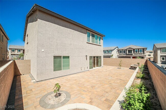 Building Photo - 7412 Legacy Pt St