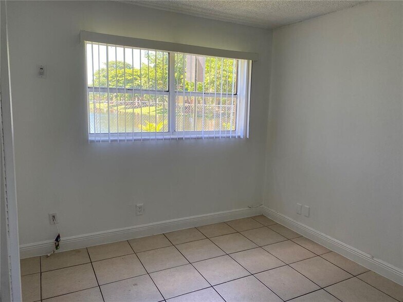 Building Photo - 4453 Treehouse Ln