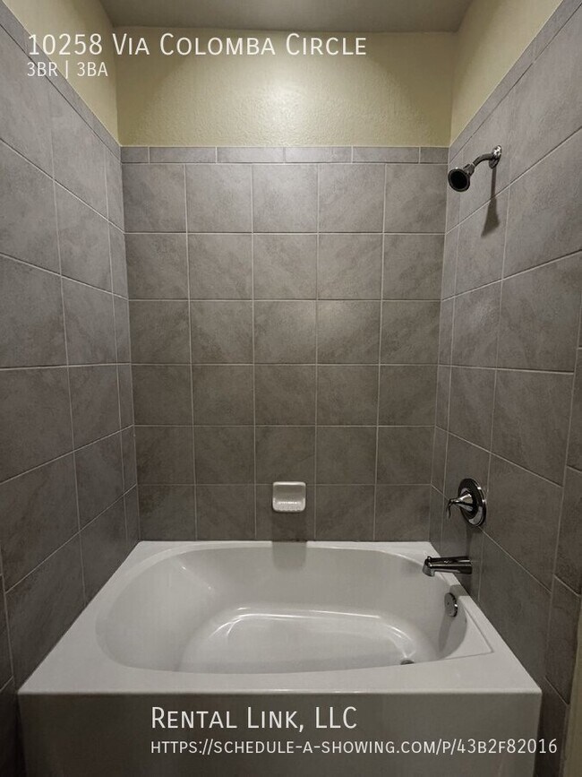 Building Photo - 10258 Via Colomba Circle