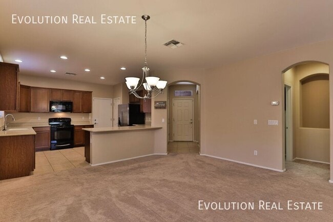 Building Photo - 3067 E Palmdale Ln