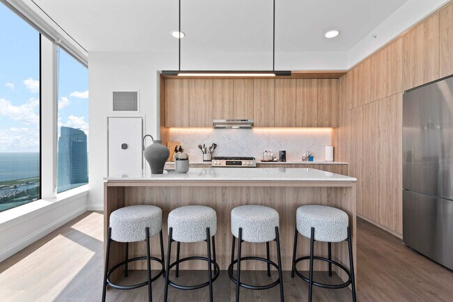 Building Photo - 1000 S Michigan Ave