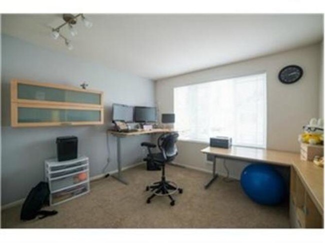 Building Photo - 15720 Manor Way