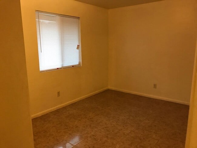 Building Photo - Brawley apartment for rent!