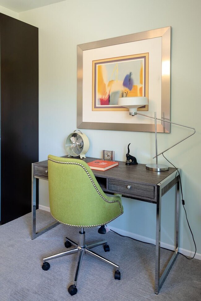 Building Photo - Luxury Mid Century Oasis in Palm Springs