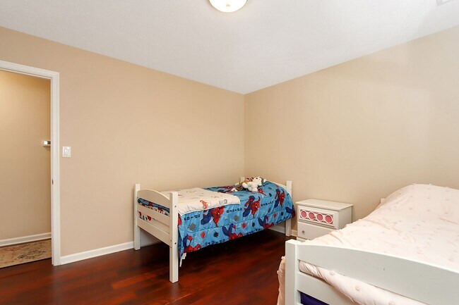 Building Photo - 103 Jonquil Ct
