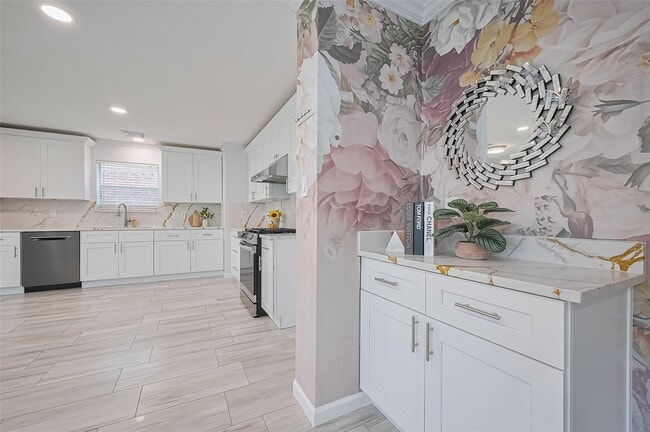 Building Photo - 5914 Clerkenwell Dr