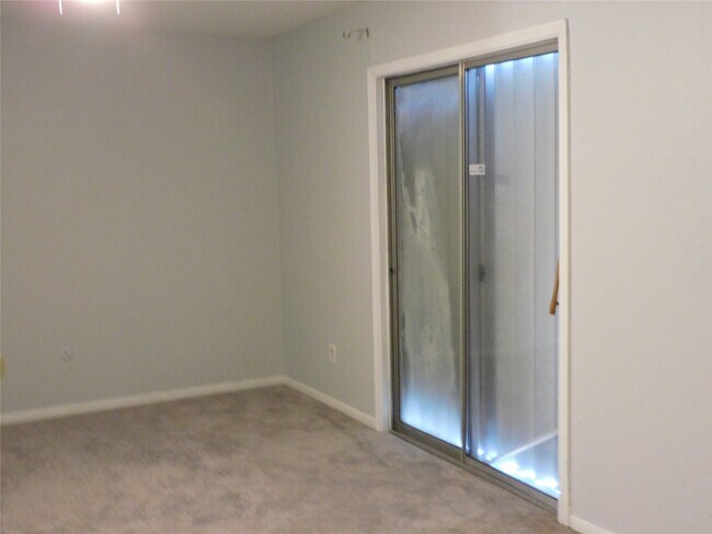 Building Photo - 414 1st St