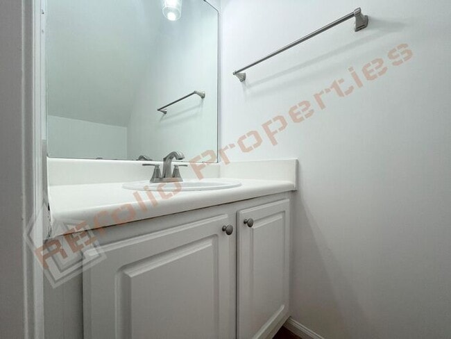 Building Photo - Fresh Paint - Lovely 3 Bedroom, 2.5 Bath T...