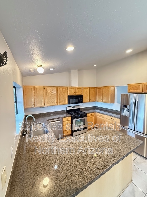 Building Photo - 11385 Homestead Ln