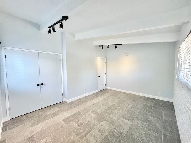Building Photo - Beautifully Updated & Remodeled Single-Story Country Home with Detached Guest Home Unit on Gated ...
