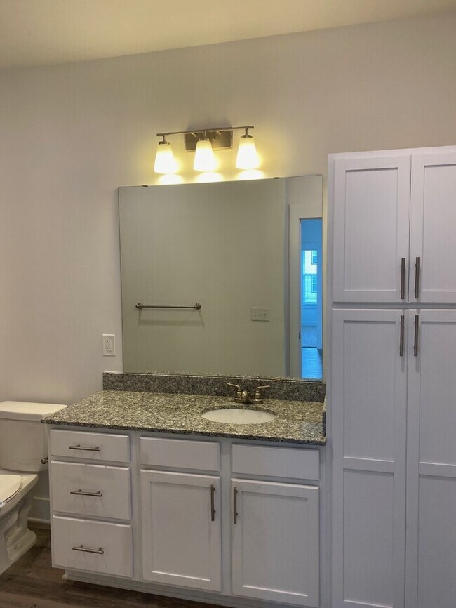 Building Photo - 1027 Gennett Cir