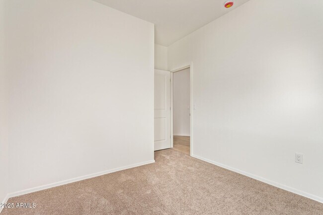 Building Photo - 1737 W Pinkley Ave