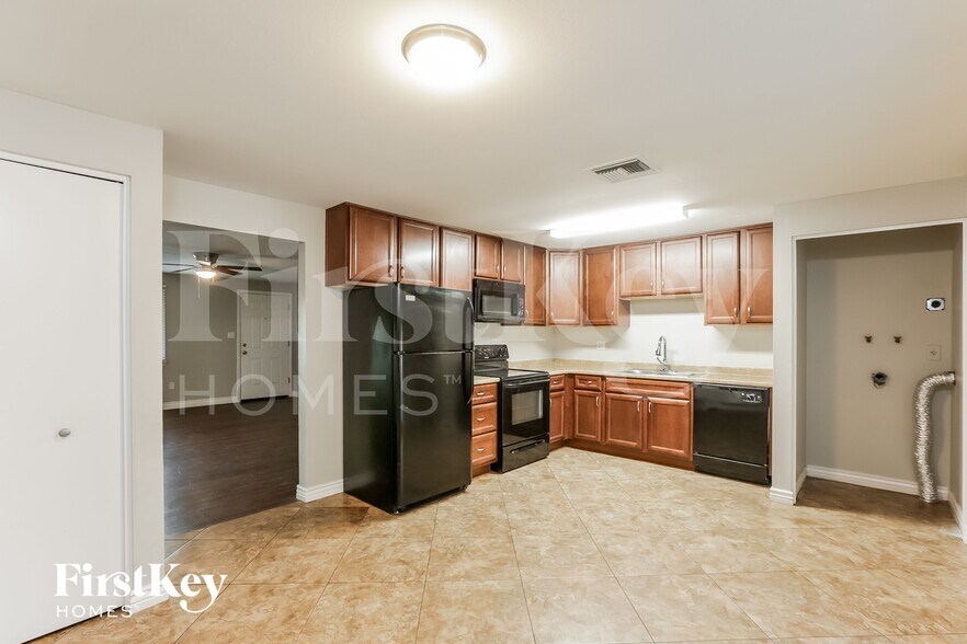 Building Photo - 13032 N 37th Way