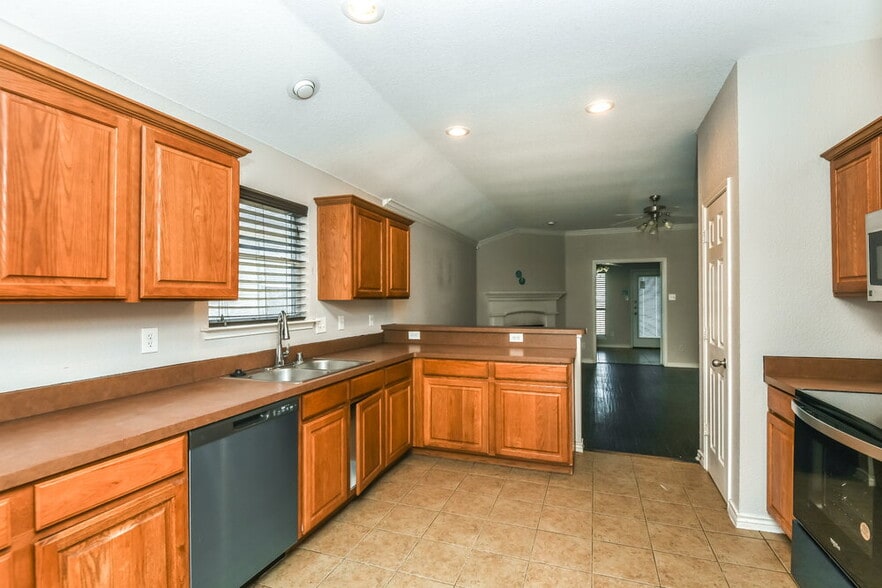 Building Photo - 840 Poncho Ln