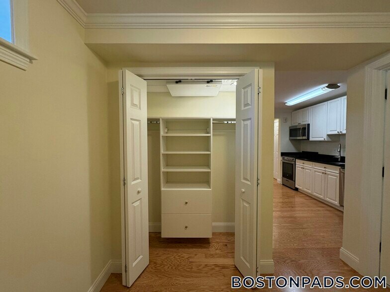 Building Photo - 3 Langdon St