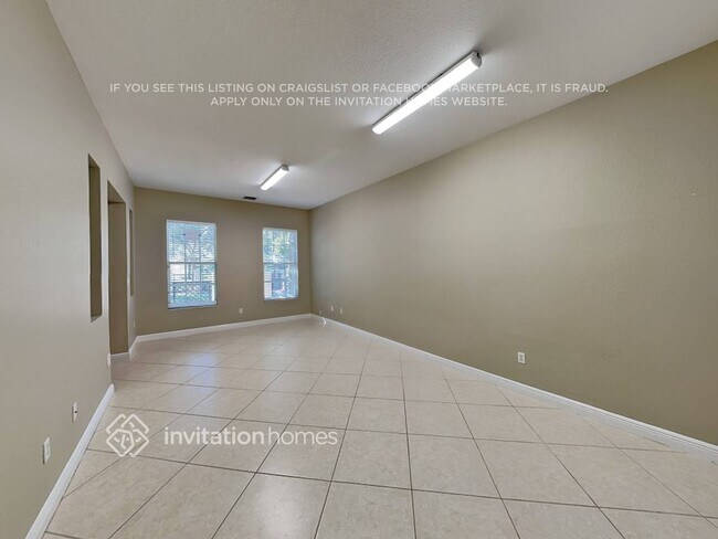 Building Photo - 716 NW 83rd Pl