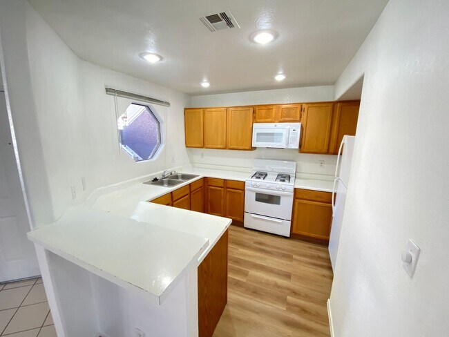 Building Photo - Charming 1 Bed/1Bath  2-Story Condo nestled in this Beautifully Gated Community in Spring Valley!