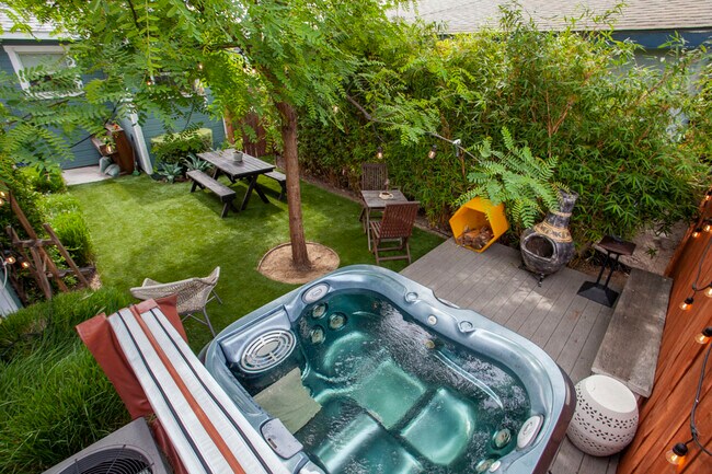 Access to Jacuzzi - 2813 2nd Ave