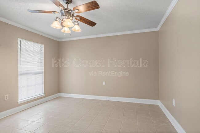 Building Photo - 583 Neal Dr