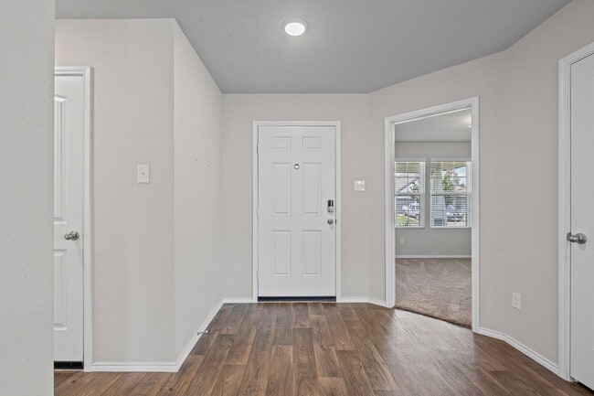 Building Photo - Craftsman in Cleburne