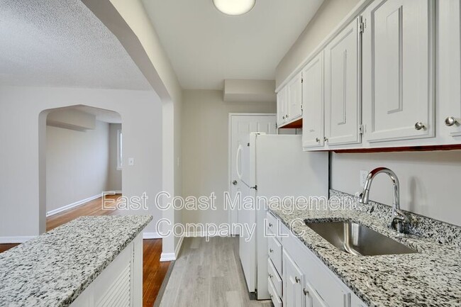 Building Photo - 1535 Chilworth Ave