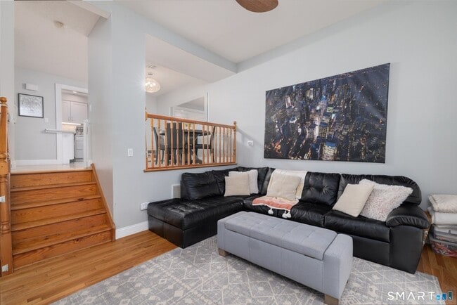 Building Photo - 410 Farmington Ave