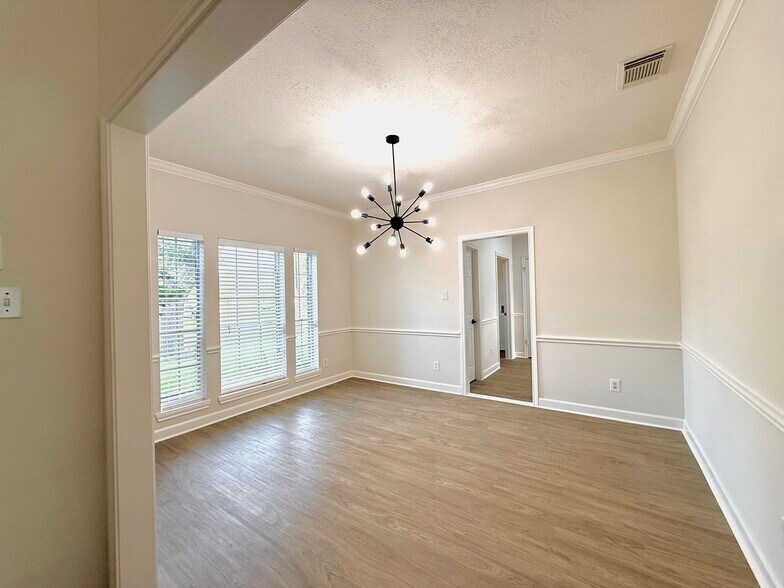 Building Photo - 3122 Gatesbury North Dr