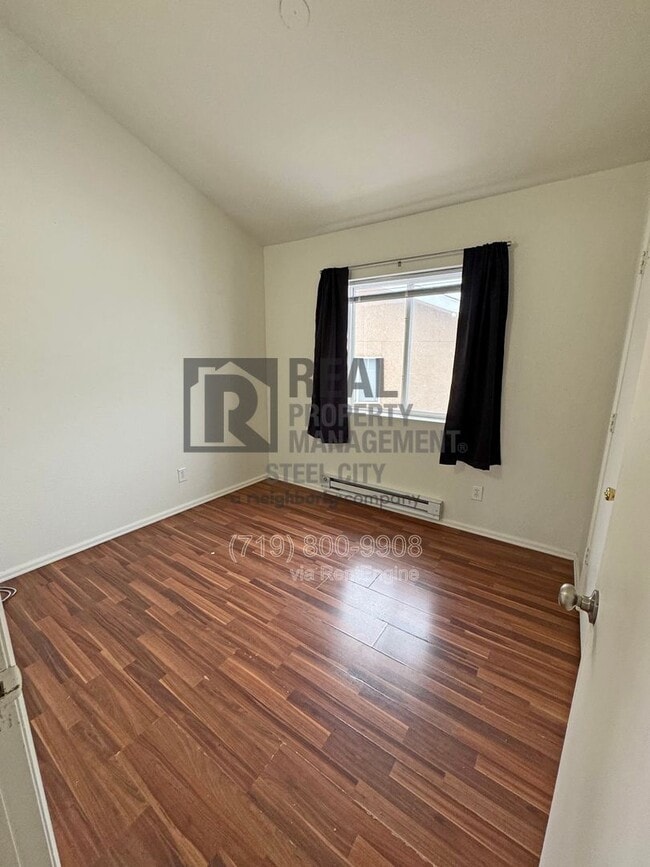 Building Photo - 1719 Oakshire Ln